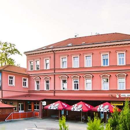 Grand Hotel Jaromer Bagian luar foto