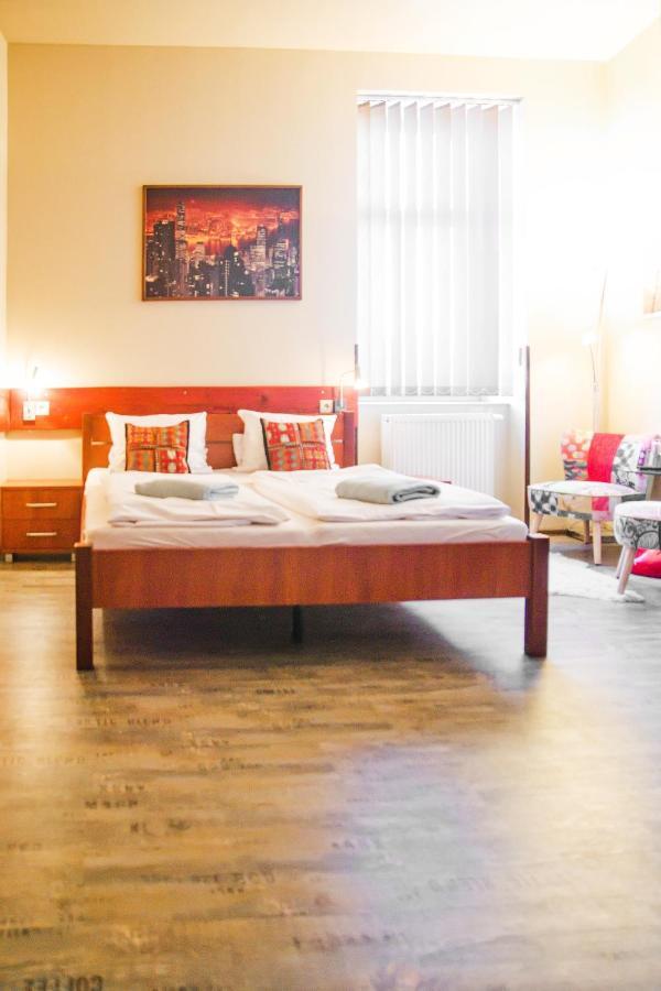 Grand Hotel Jaromer Bagian luar foto