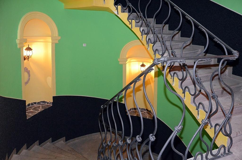 Grand Hotel Jaromer Bagian luar foto
